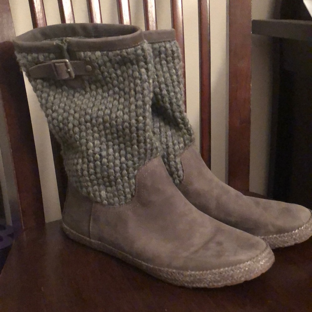 Ugg knit/suede boots